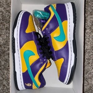 Lisa Leslie dunks